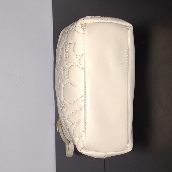 Betsey Johnson Faux Leather Cream Heart Detail Purse Handbag - Picture 7 of 10